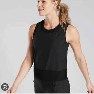 Athleta Zephyr Shell